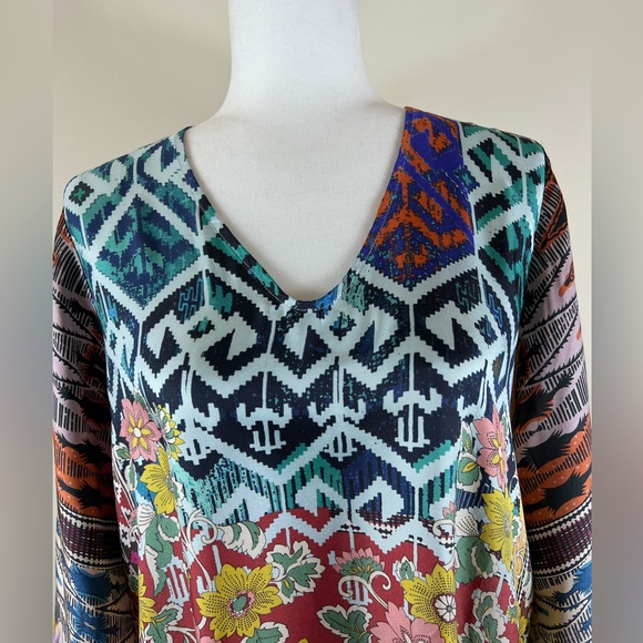 Johnny Was Silk V-Neck Floral and Geometric Tunic Top - Picture 2 of 13